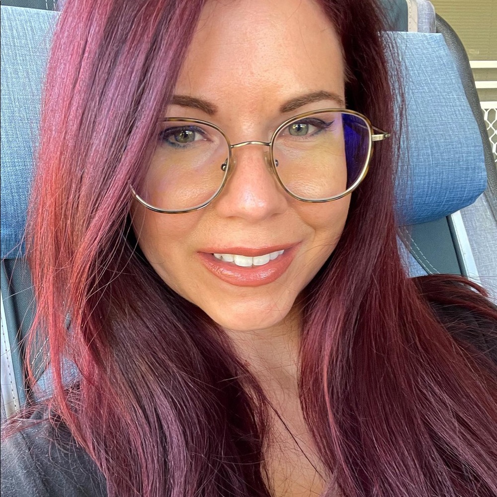 Meet your Posher, Nicole